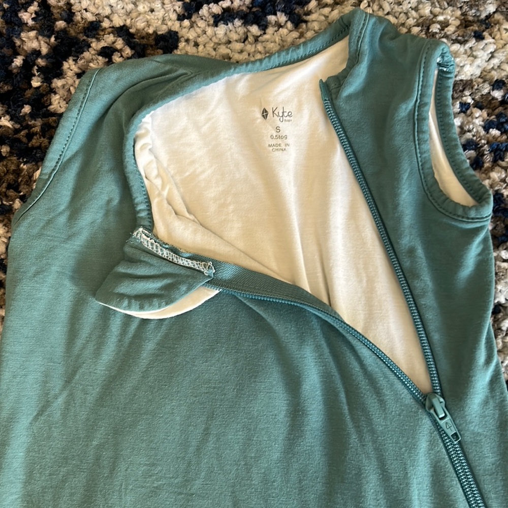 Kyte baby sleep bag - small;